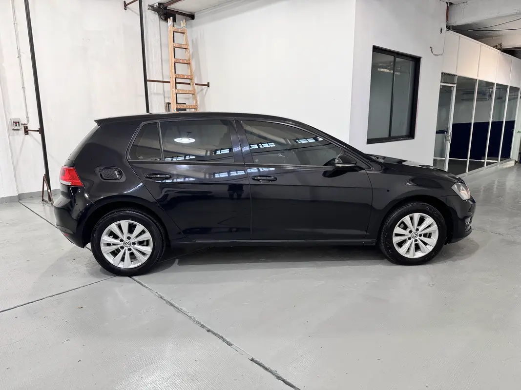 Mira esta publicación de Volkswagen Golf 2017 en Motordil