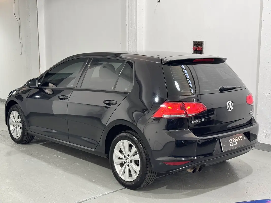 Mira esta publicación de Volkswagen Golf 2017 en Motordil