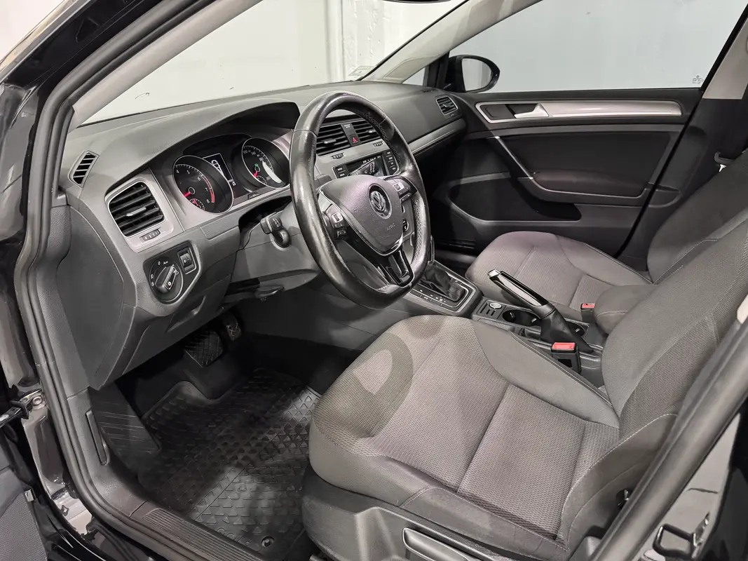 Mira esta publicación de Volkswagen Golf 2017 en Motordil