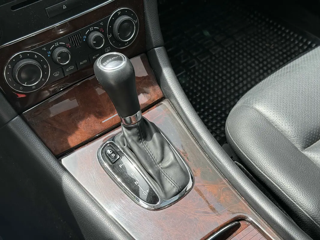 Mira esta publicación de Mercedes Benz Clase C 2005 en Motordil