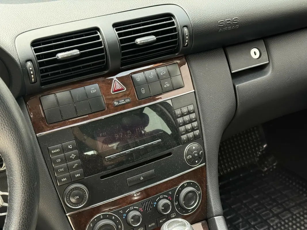 Mira esta publicación de Mercedes Benz Clase C 2005 en Motordil