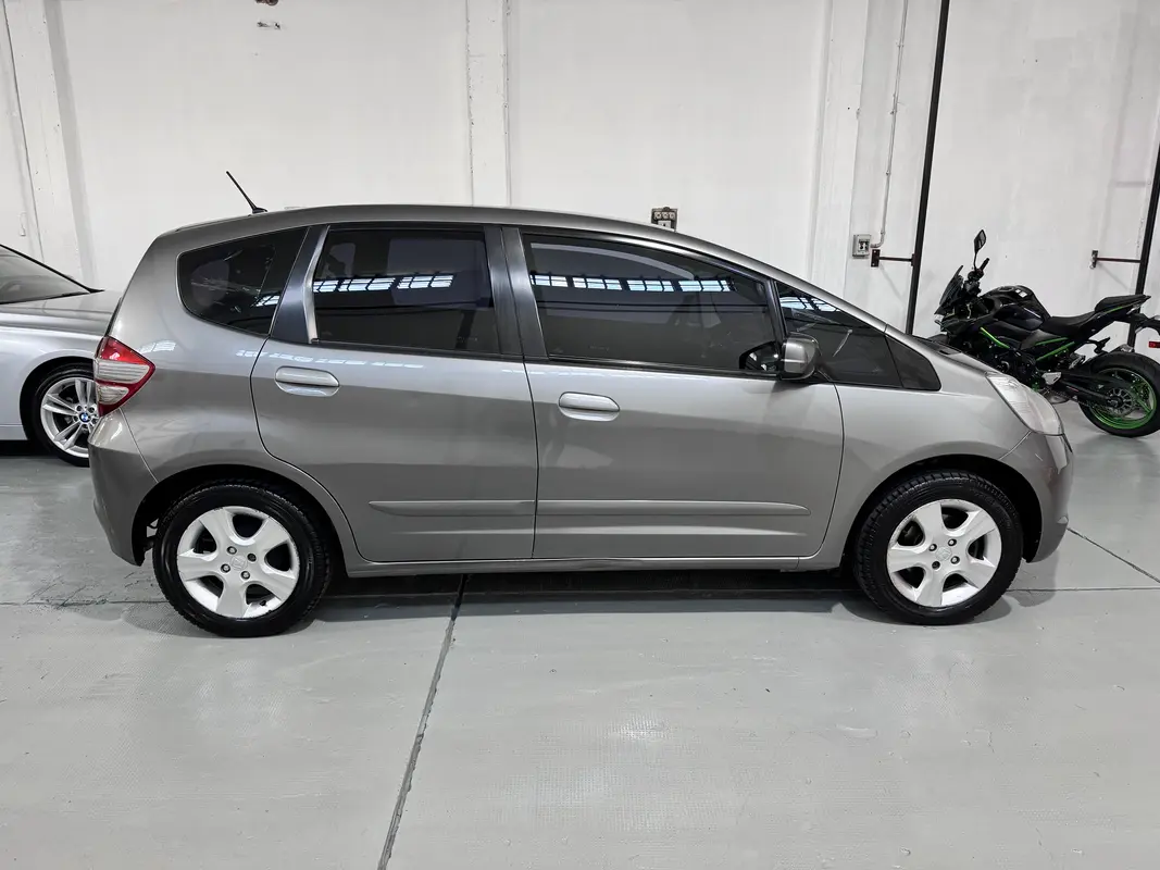 Mira esta publicación de Honda FIT 2010 en Motordil