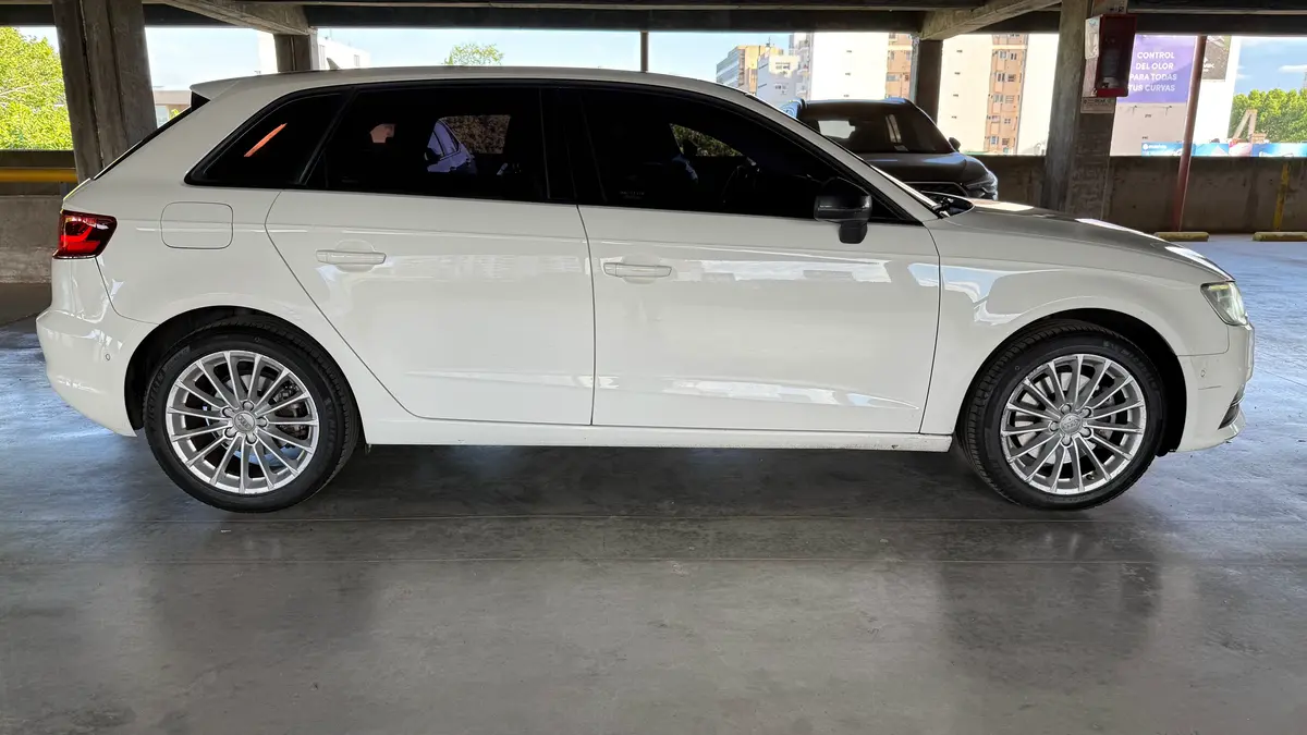 Mira esta publicación de Audi A3 Sportback 2014 en Motordil