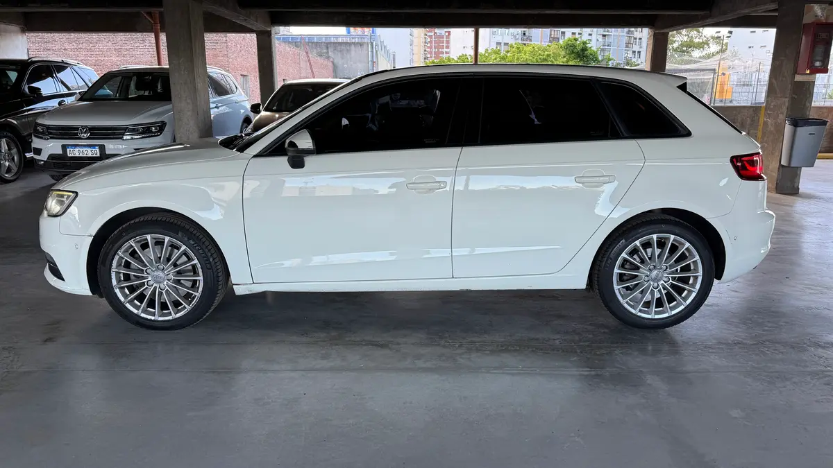 Mira esta publicación de Audi A3 Sportback 2014 en Motordil