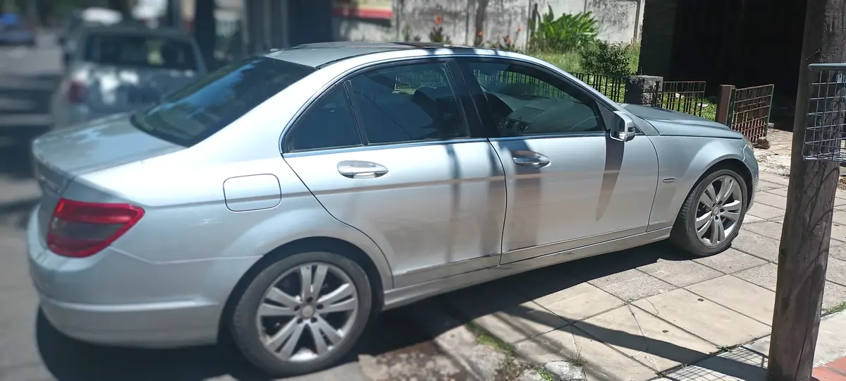 Mira esta publicación de Mercedes Benz Clase C 2010 en Motordil