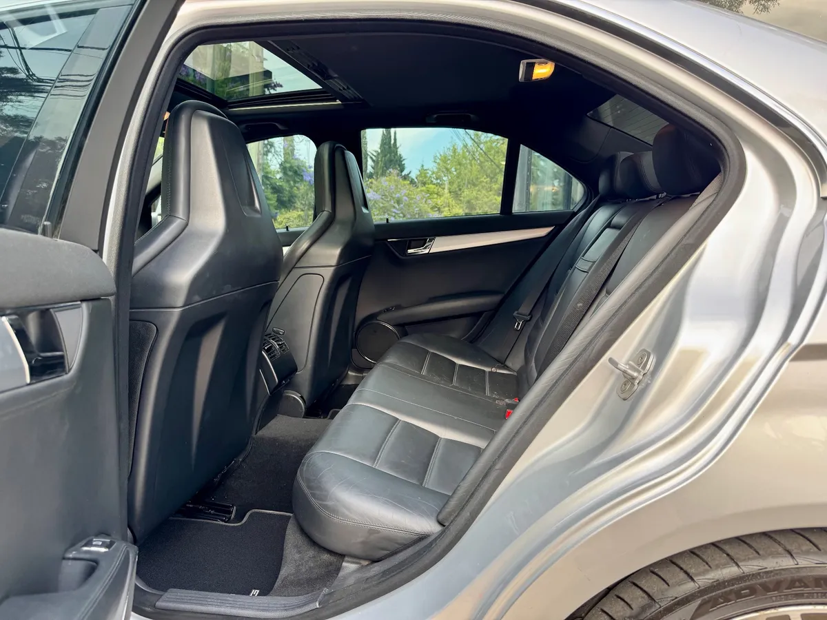 Mira esta publicación de Mercedes Benz Clase C 2009 en Motordil