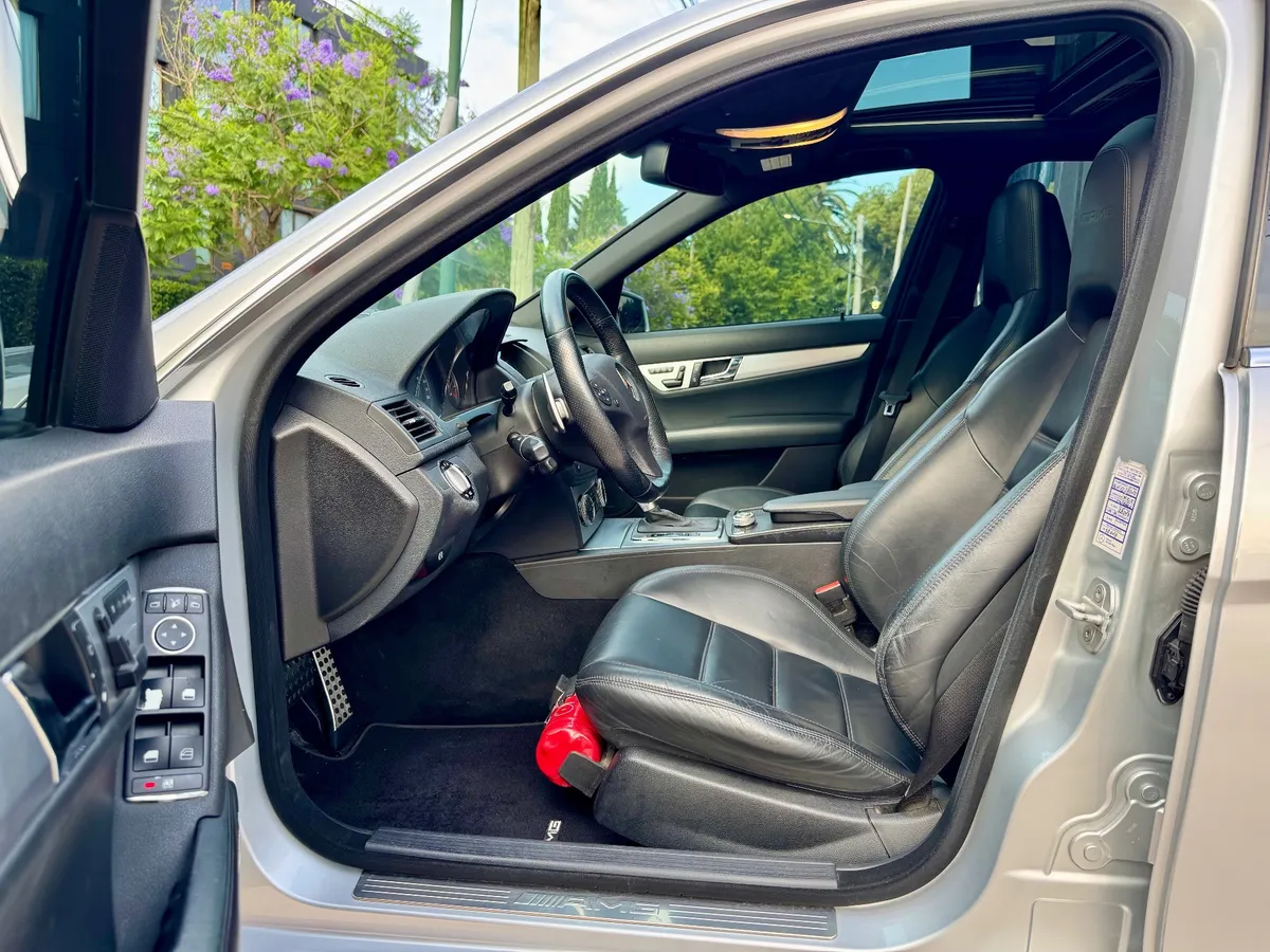 Mira esta publicación de Mercedes Benz Clase C 2009 en Motordil
