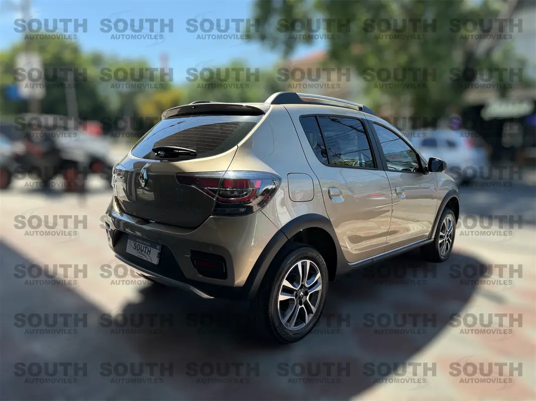 Mira esta publicación de Renault Sandero II 2024 en Motordil