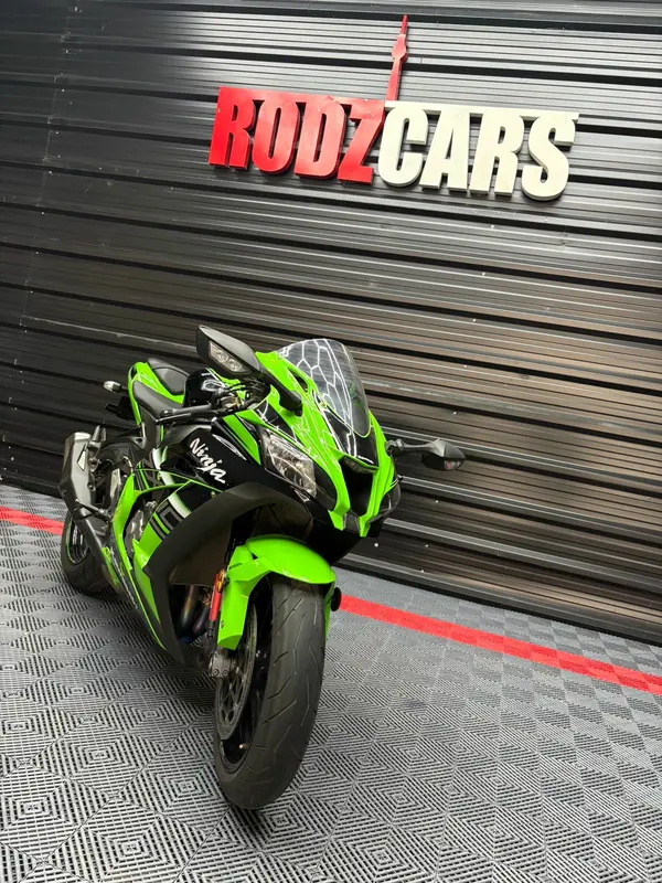Mira esta publicación de Kawasaki ZX 2017 en Motordil