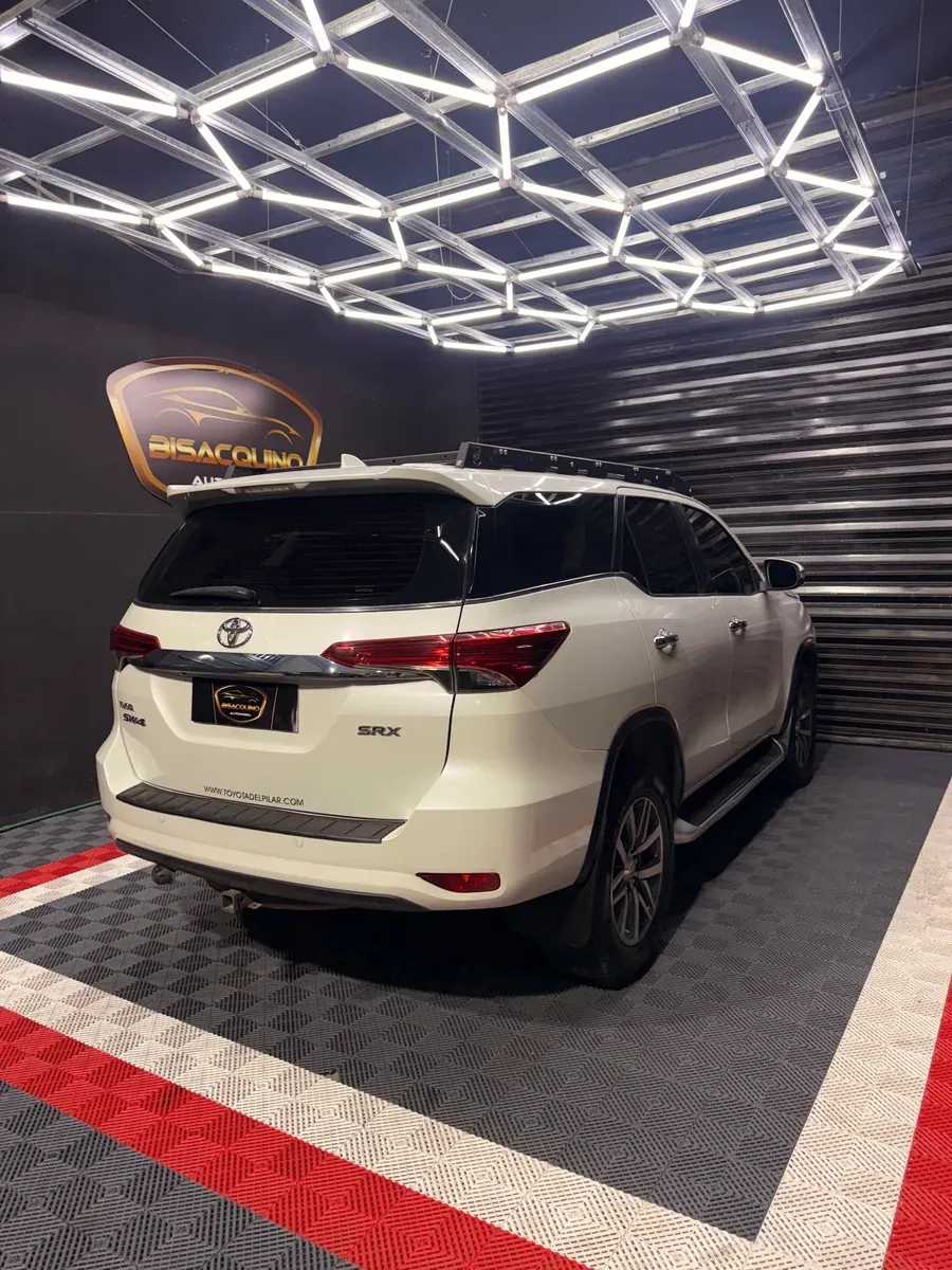 Mira esta publicación de Toyota SW4 2016 en Motordil