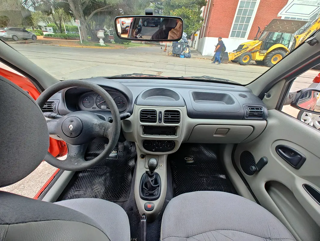 Mira esta publicación de Renault Clio 2 2004 en Motordil
