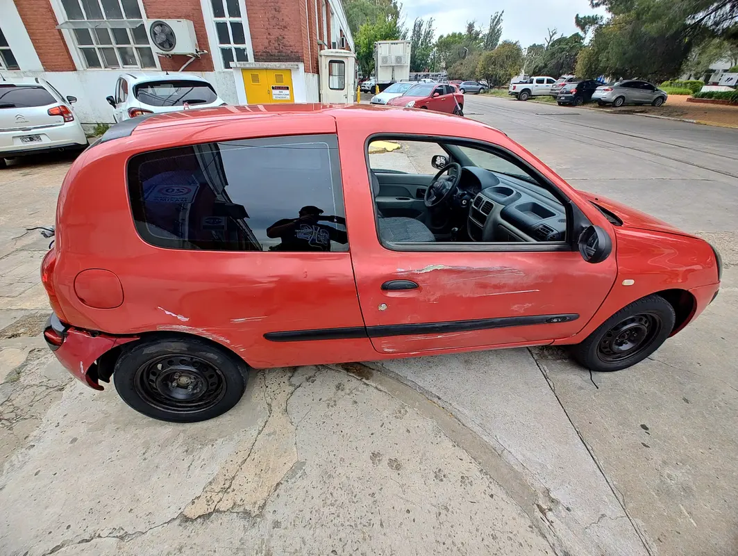Mira esta publicación de Renault Clio 2 2004 en Motordil