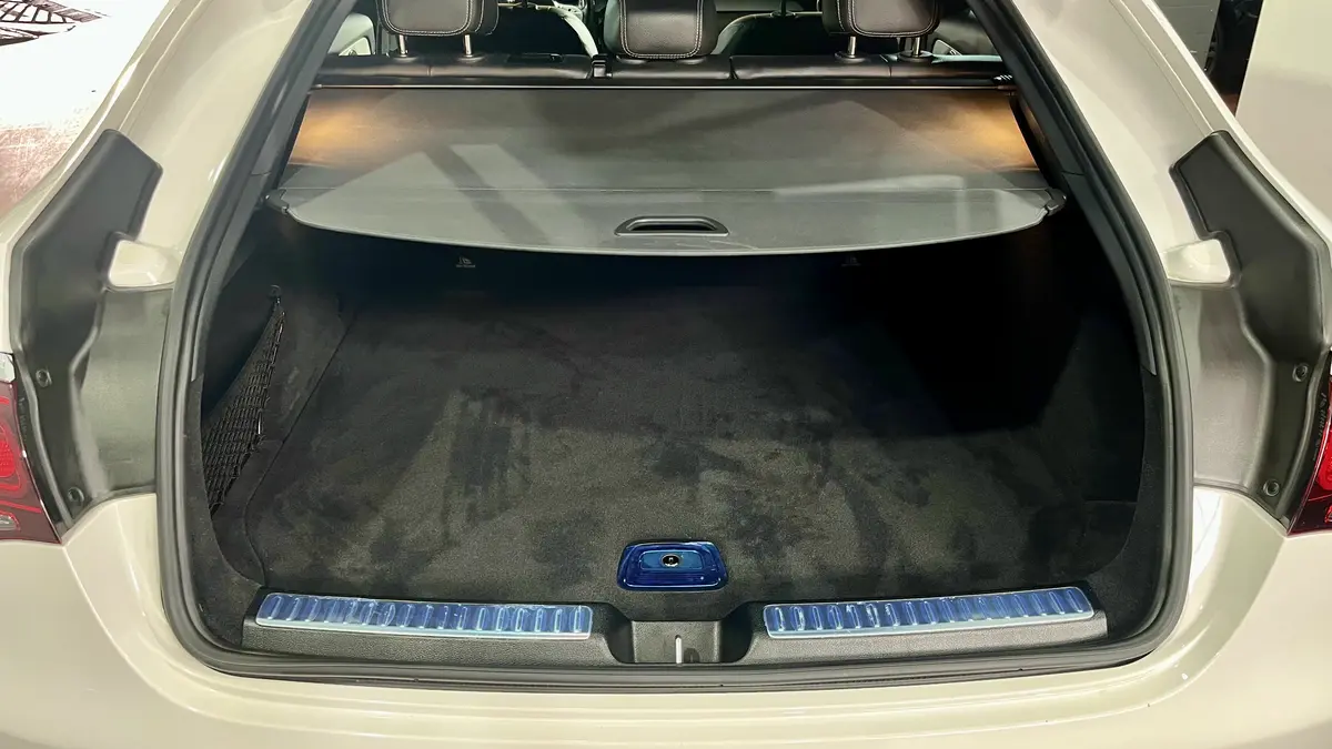 Mira esta publicación de Mercedes Benz GLC 2020 en Motordil