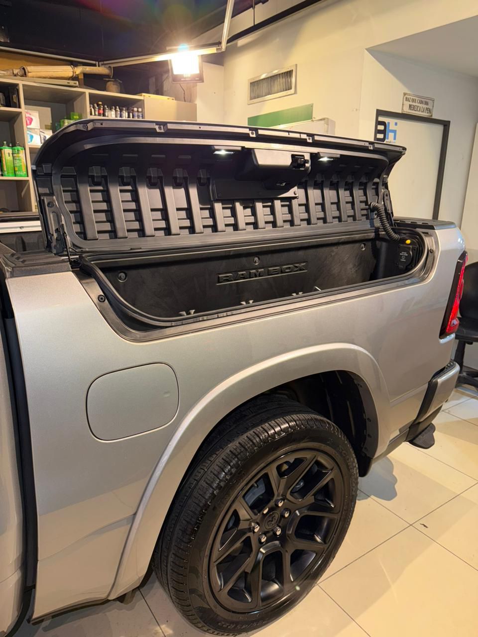 Mira esta publicación de RAM 1500 2025 en Motordil