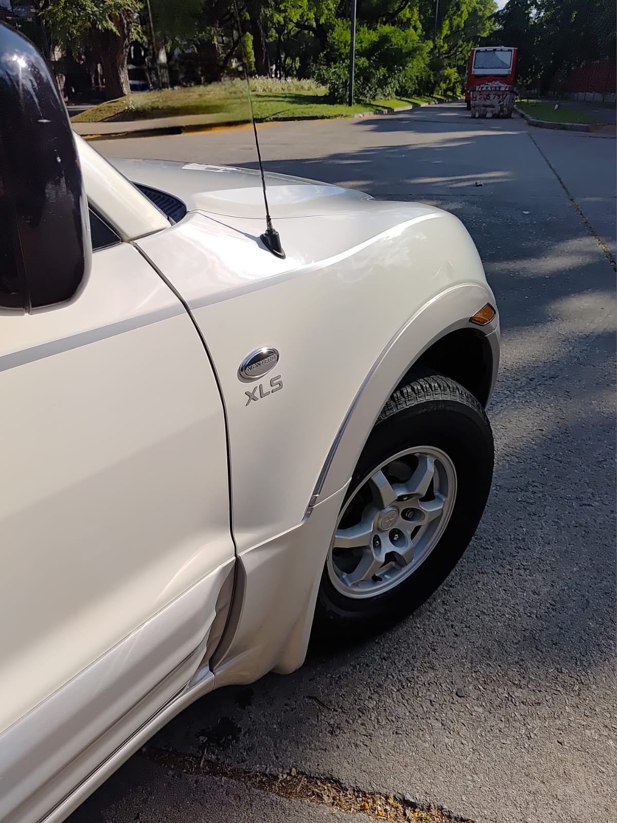 Mira esta publicación de Mitsubishi Montero 2001 en Motordil