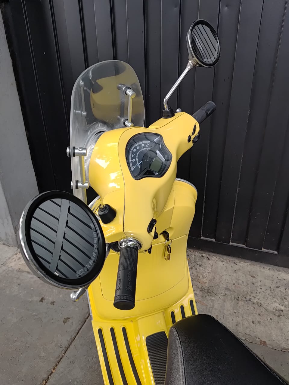 Mira esta publicación de Vespa 150 VXL 2022 en Motordil