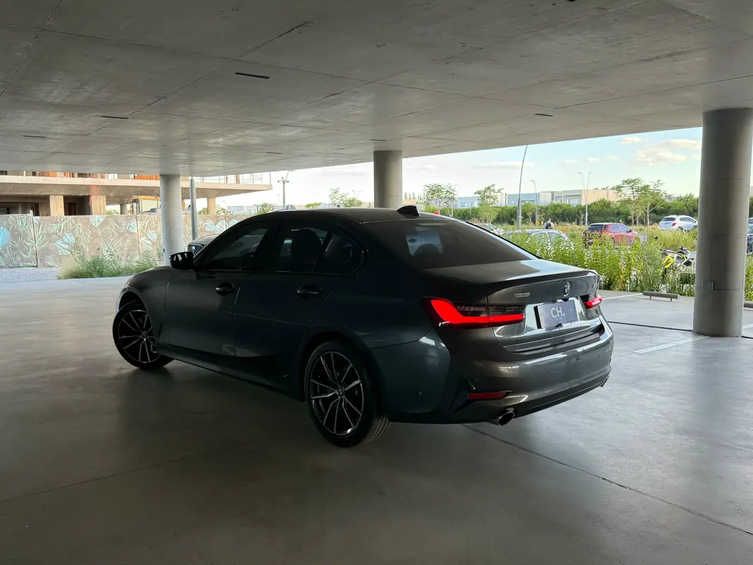 Mira esta publicación de BMW Serie 3 2020 en Motordil