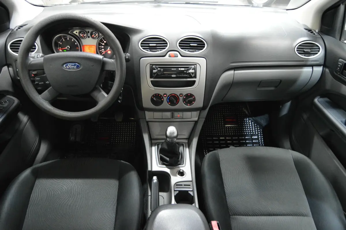 Mira esta publicación de Ford Focus 2012 en Motordil