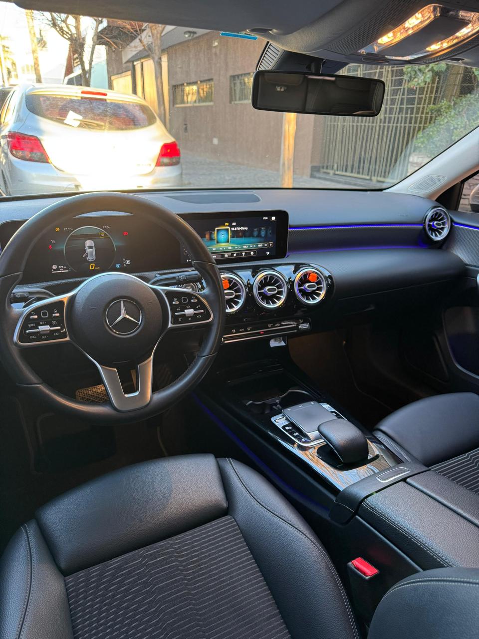 Mira esta publicación de Mercedes Benz 200 2020 en Motordil