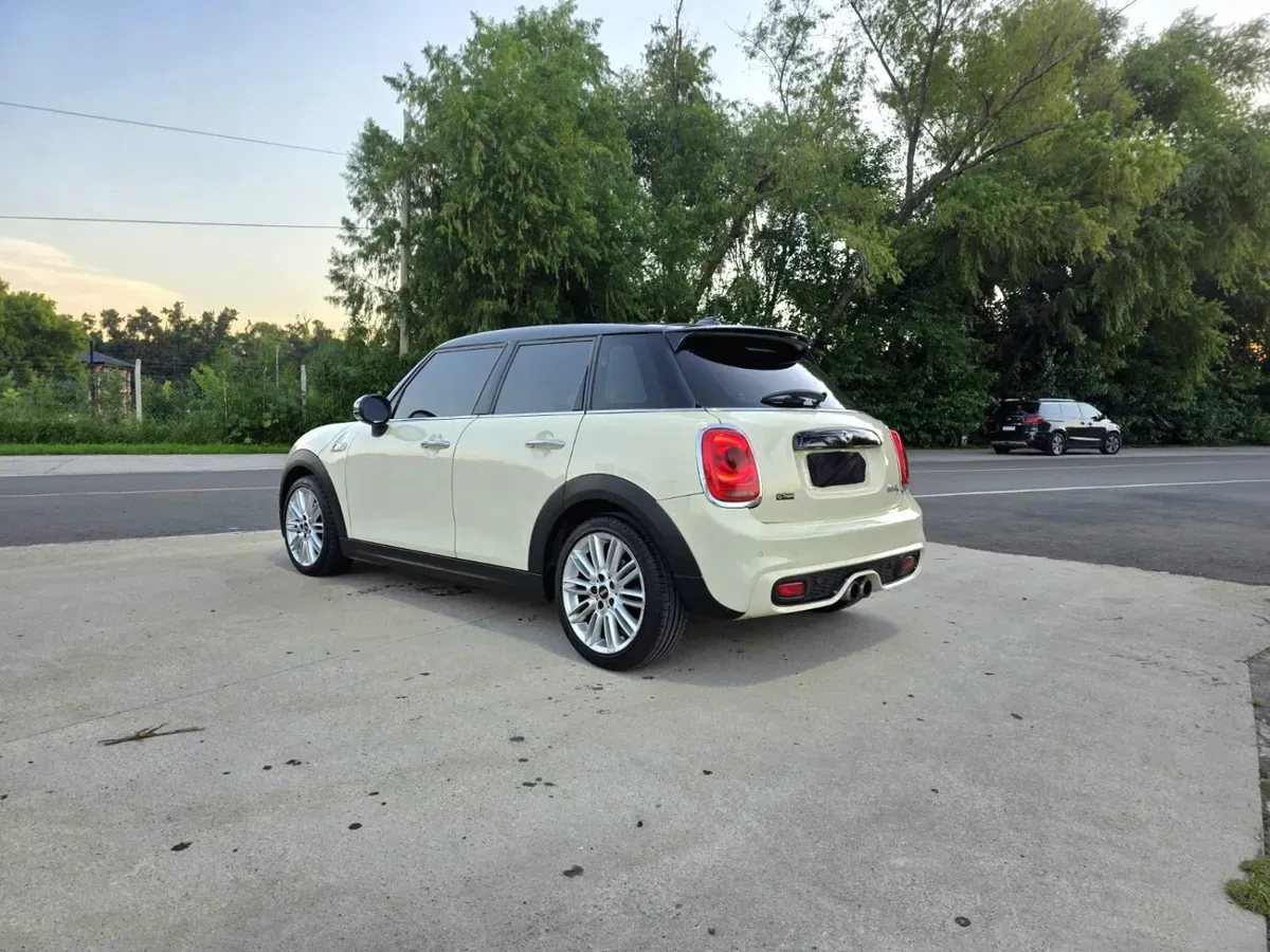 Mira esta publicación de Mini Cooper 2016 en Motordil