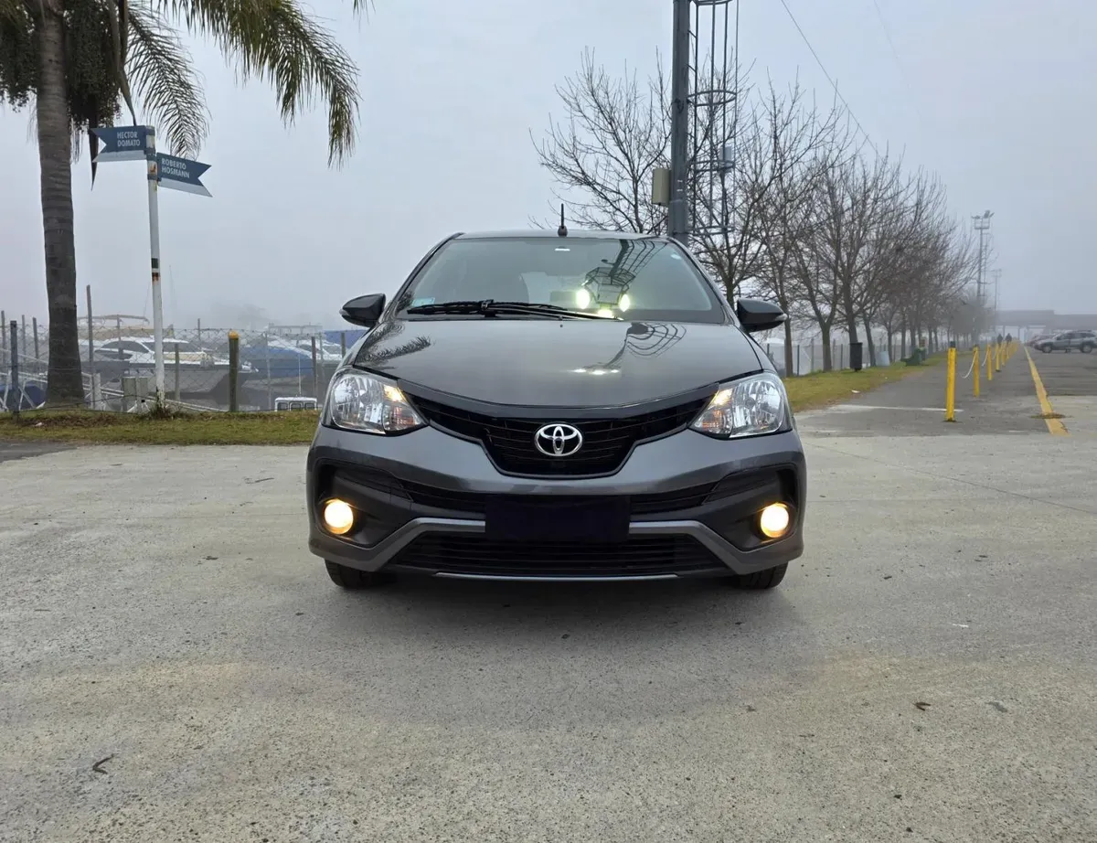 Mira esta publicación de Toyota Etios 2022 en Motordil
