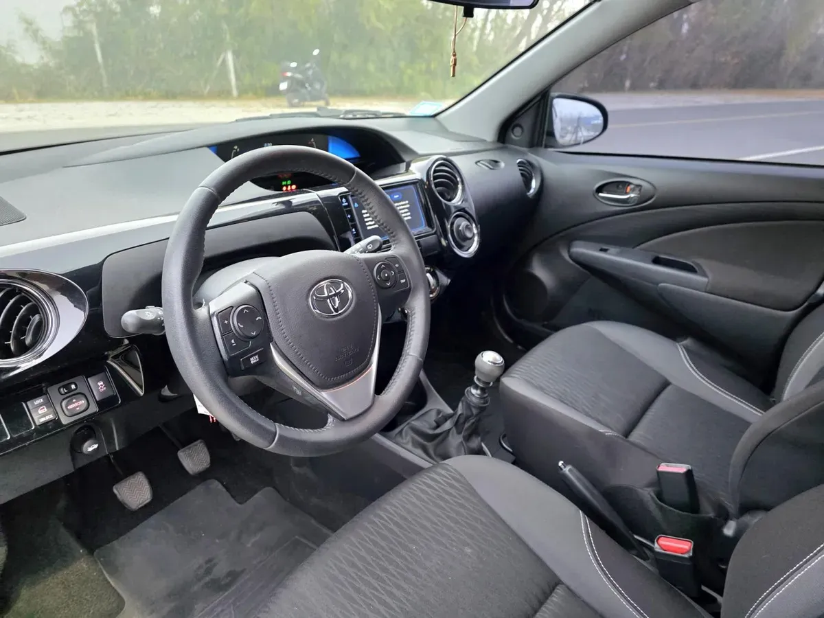 Mira esta publicación de Toyota Etios 2022 en Motordil