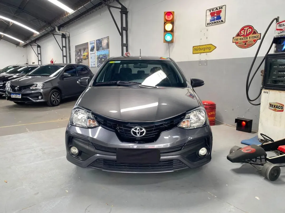 Mira esta publicación de Toyota Etios 2021 en Motordil