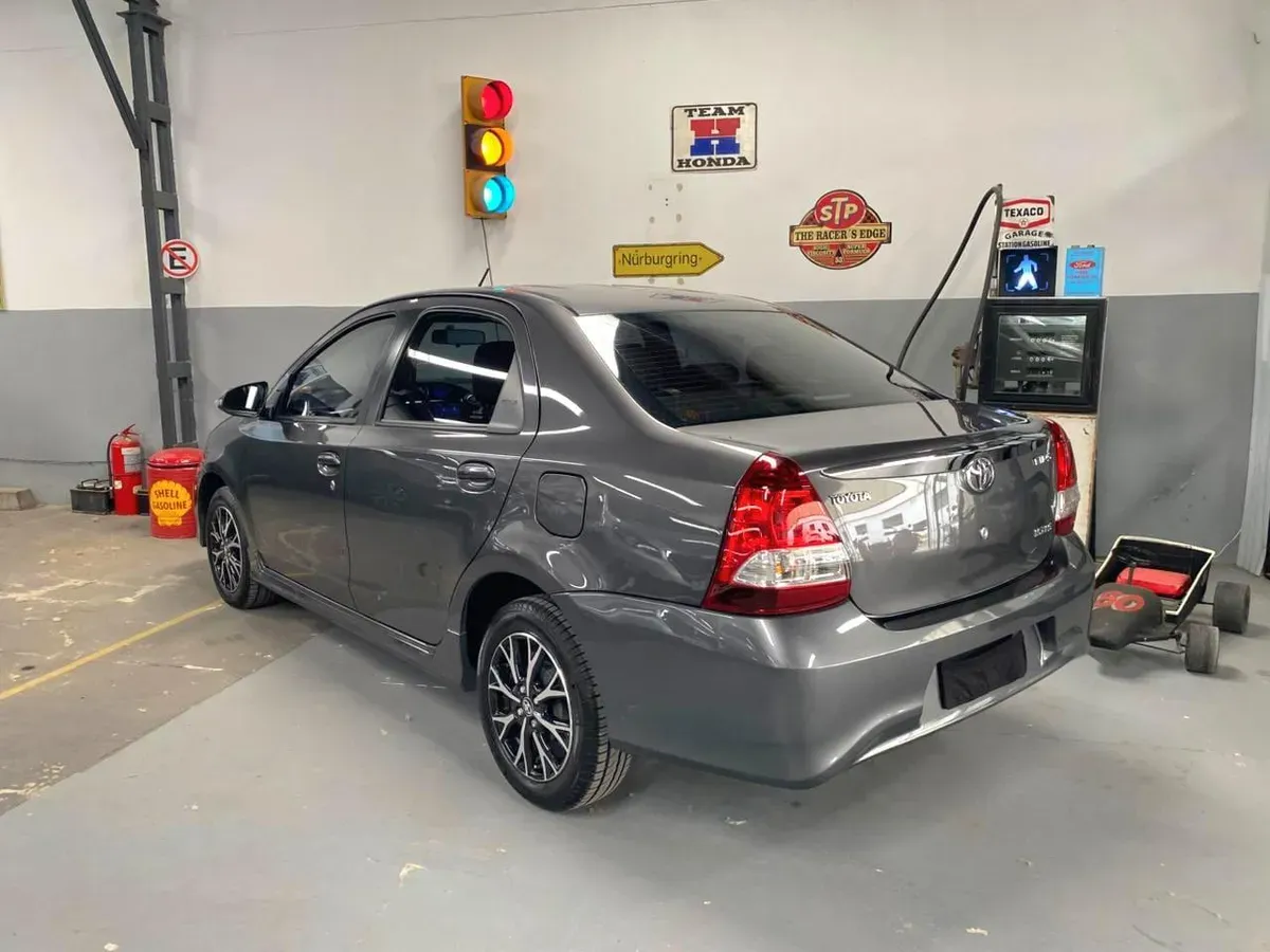 Mira esta publicación de Toyota Etios 2021 en Motordil