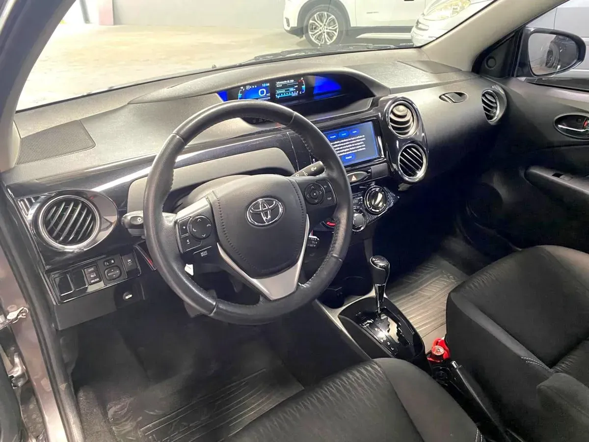 Mira esta publicación de Toyota Etios 2021 en Motordil