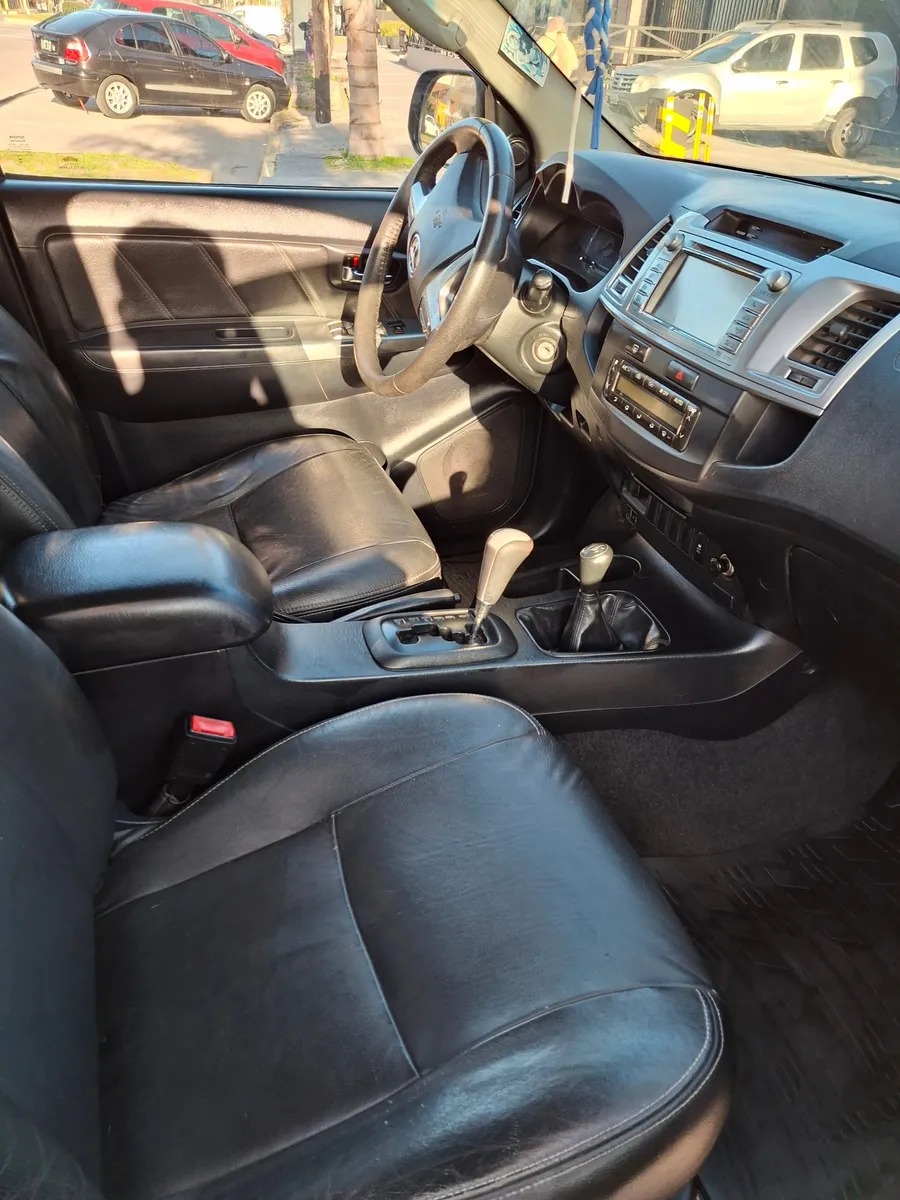 Mira esta publicación de Toyota Hilux 2014 en Motordil