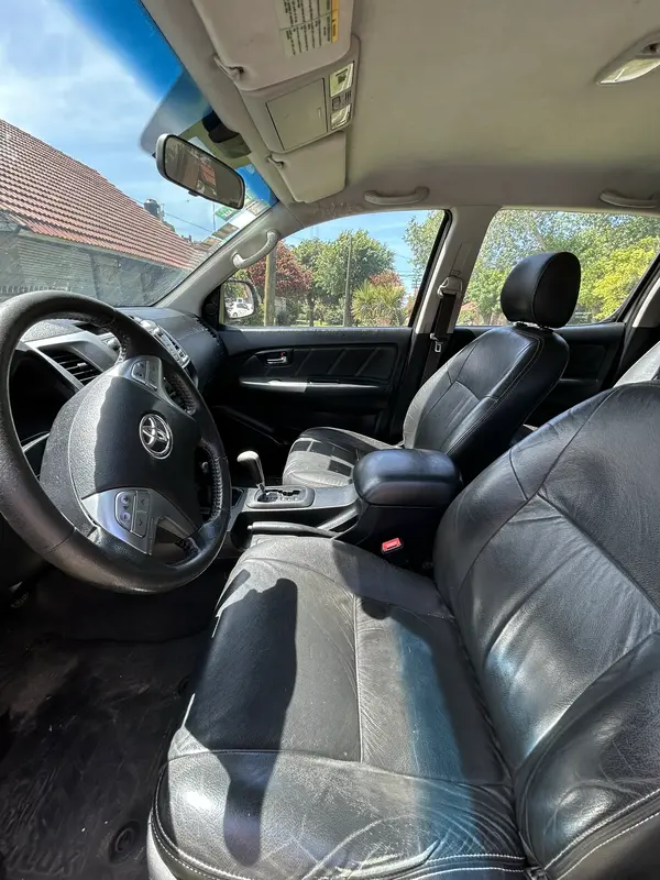 Mira esta publicación de Toyota Hilux 2014 en Motordil