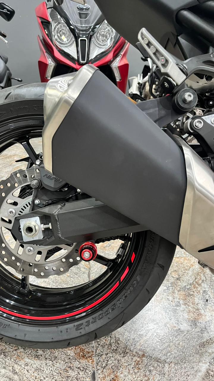 Mira esta publicación de Kawasaki z 900 2023 en Motordil