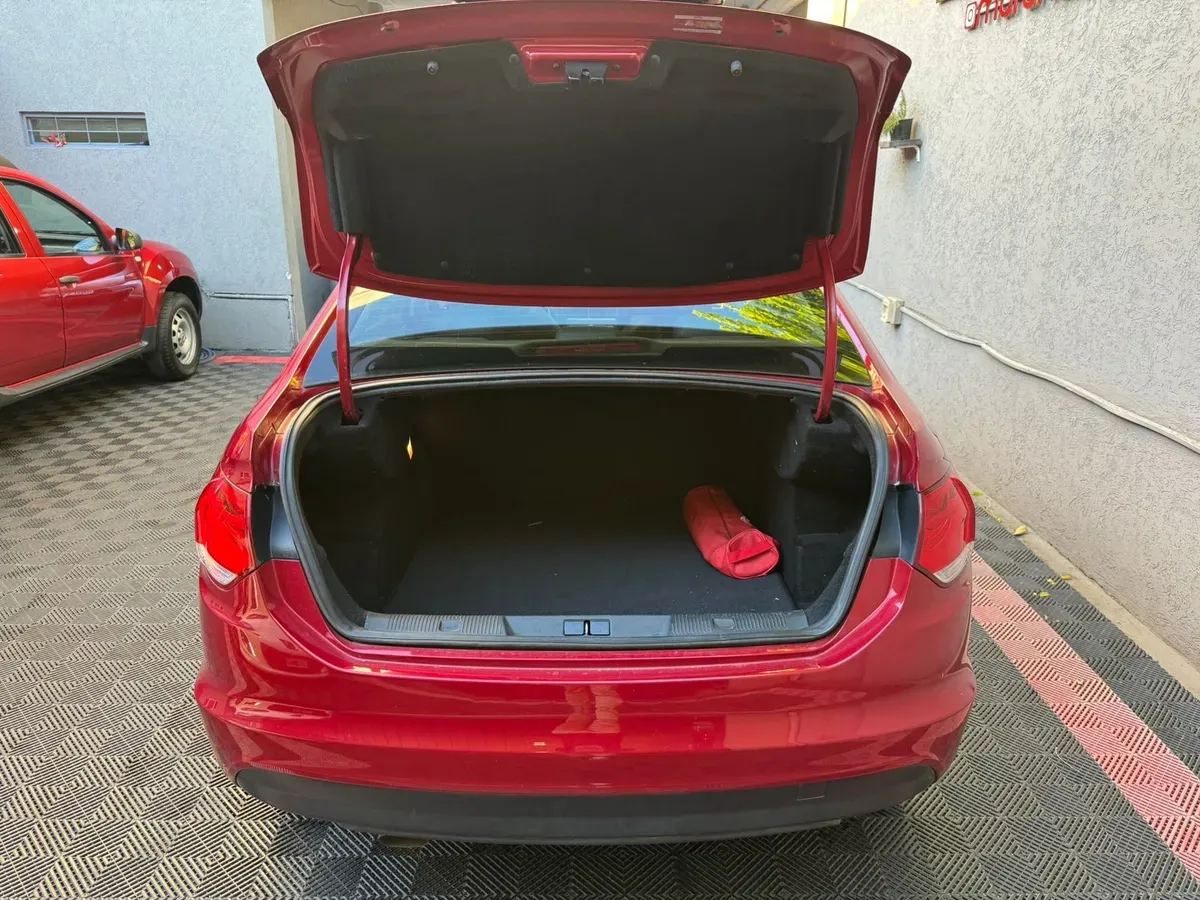 Mira esta publicación de Citroen C 4 Lounge 2017 en Motordil