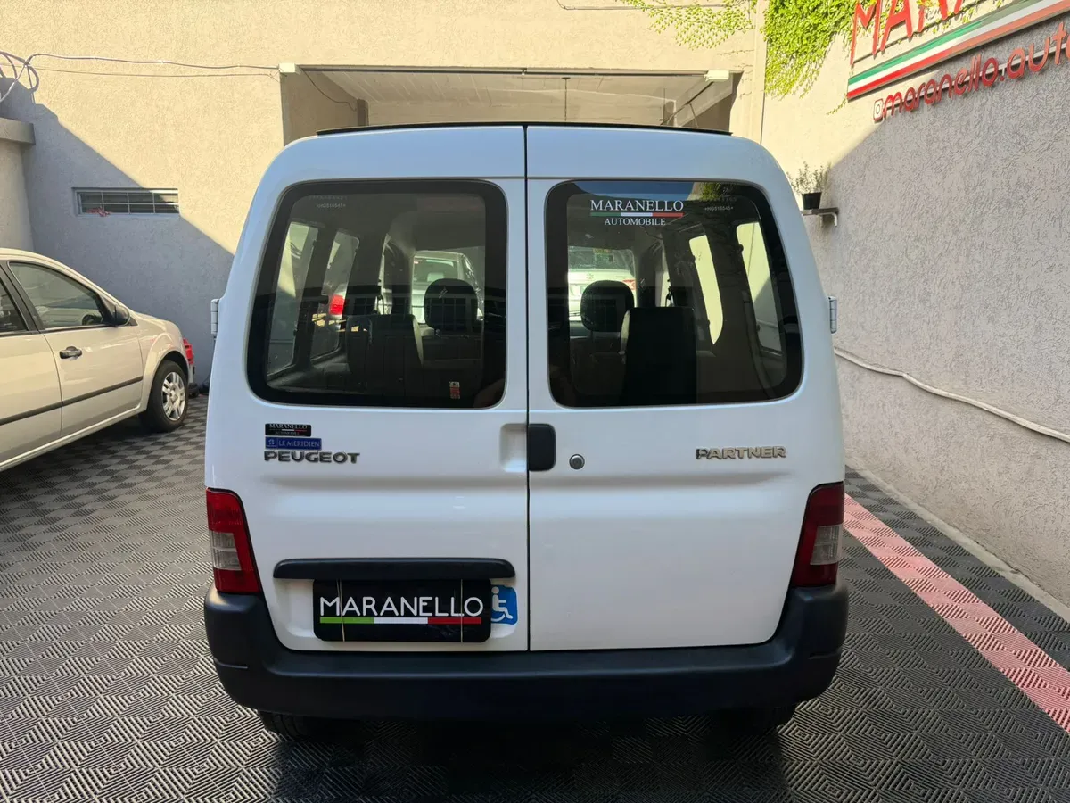 Mira esta publicación de Peugeot Partner 2016 en Motordil