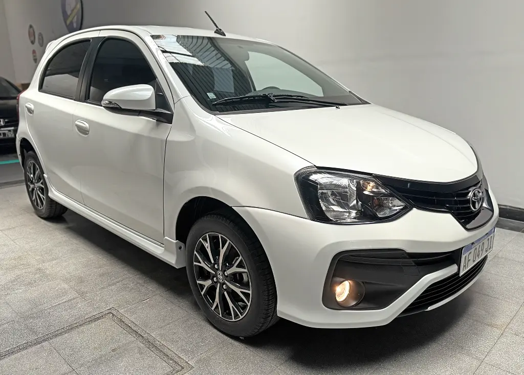 Mira esta publicación de Toyota Etios 2021 en Motordil