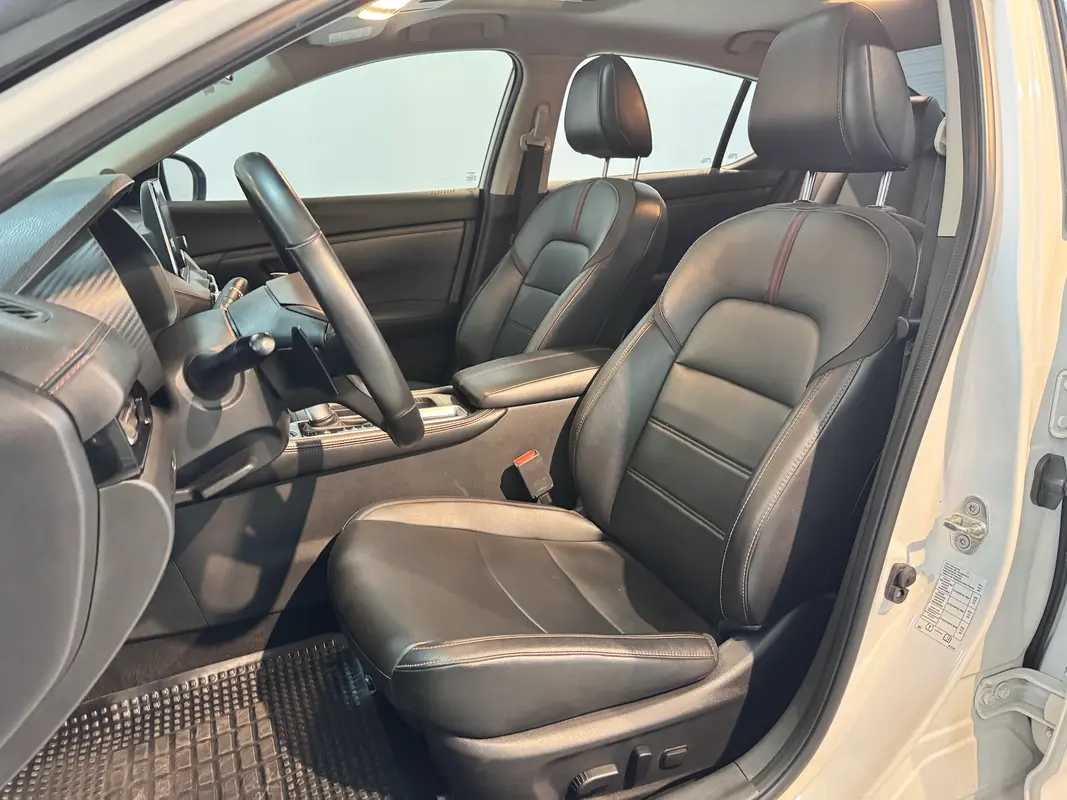 Mira esta publicación de Nissan Sentra 2022 en Motordil