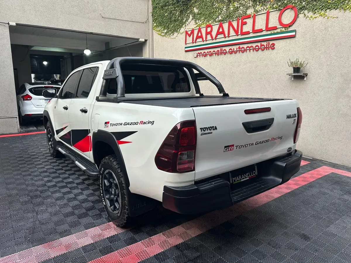 Mira esta publicación de Toyota Hilux 2019 en Motordil