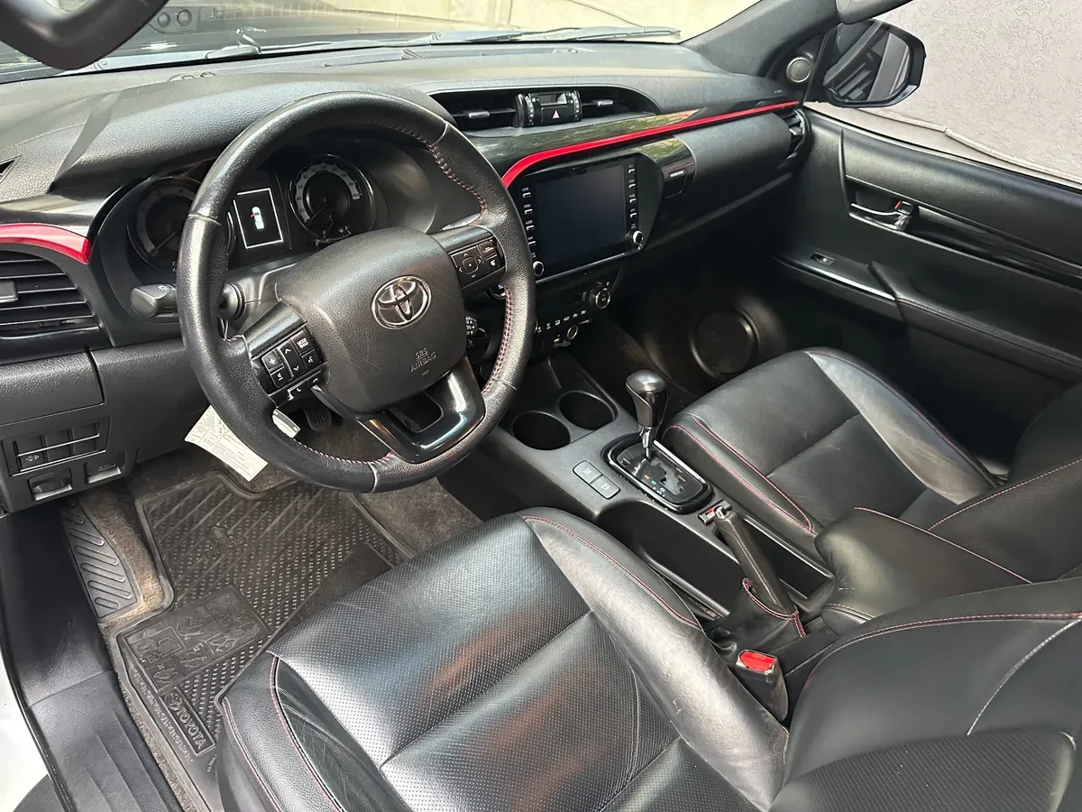 Mira esta publicación de Toyota Hilux 2019 en Motordil