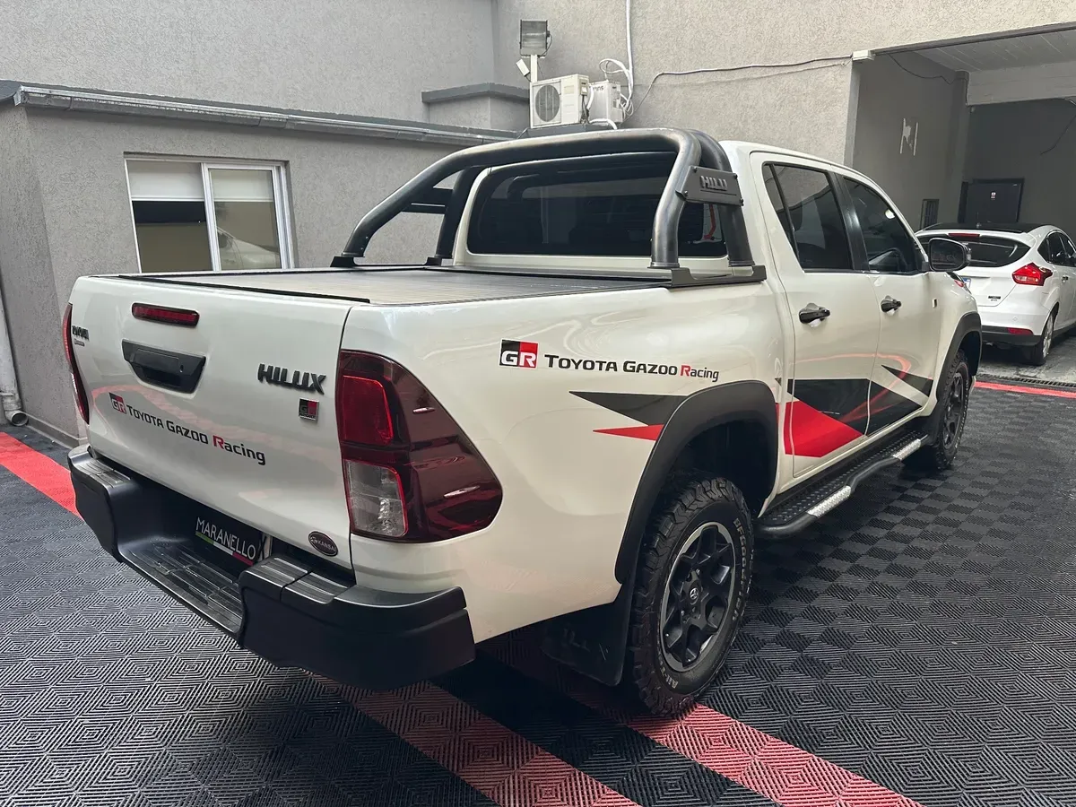 Mira esta publicación de Toyota Hilux 2019 en Motordil