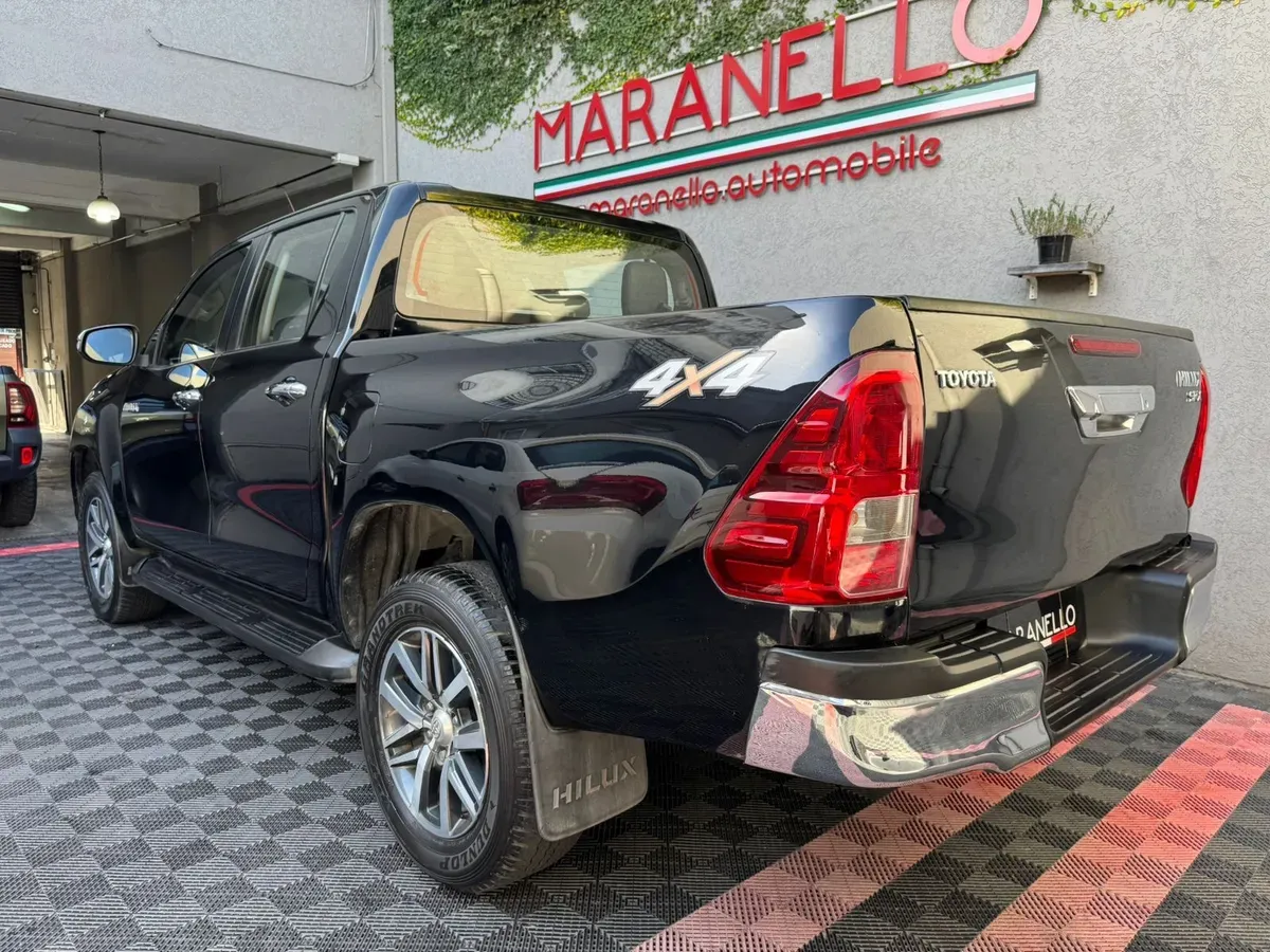 Mira esta publicación de Toyota Hilux 2016 en Motordil