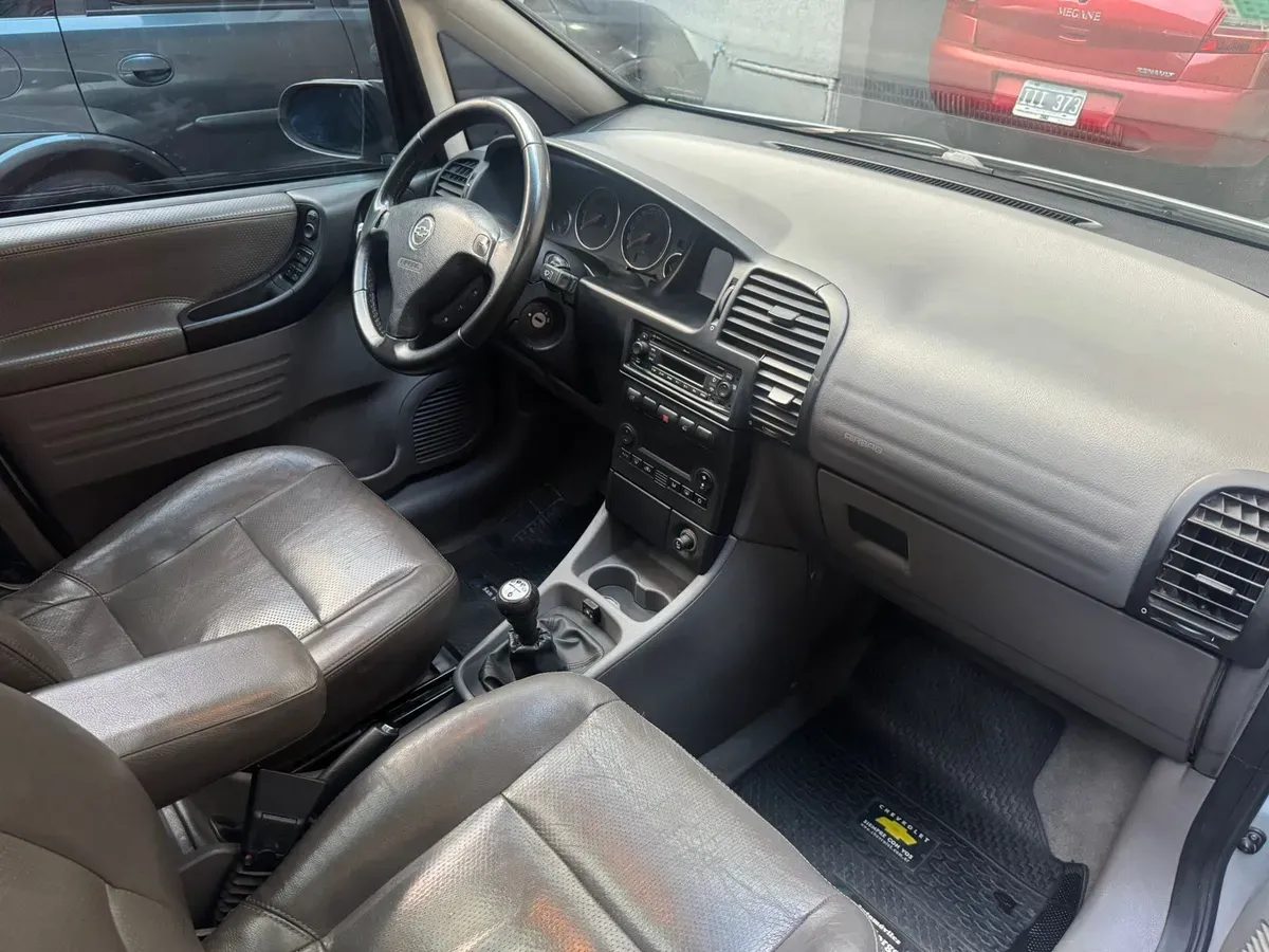 Mira esta publicación de Chevrolet Zafira 2011 en Motordil