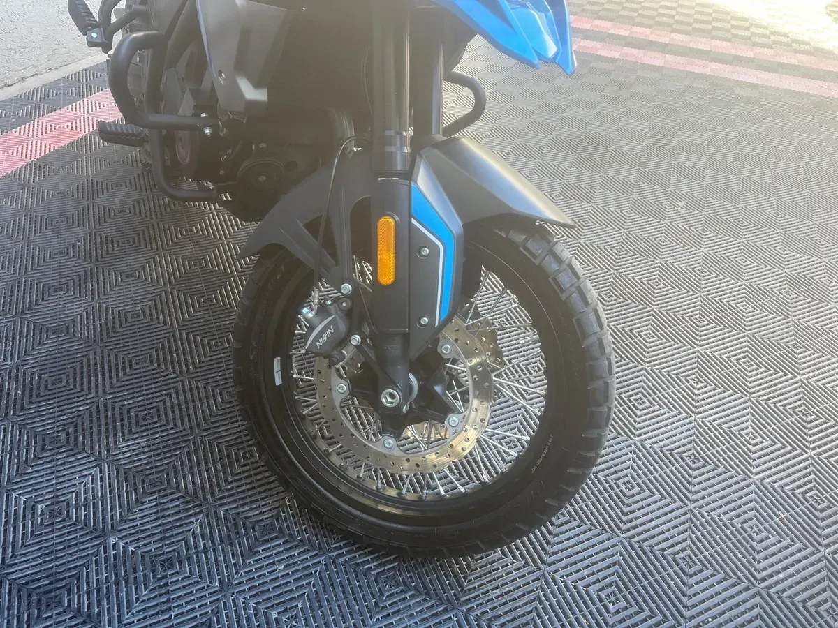 Mira esta publicación de Voge 650 DS 2023 en Motordil