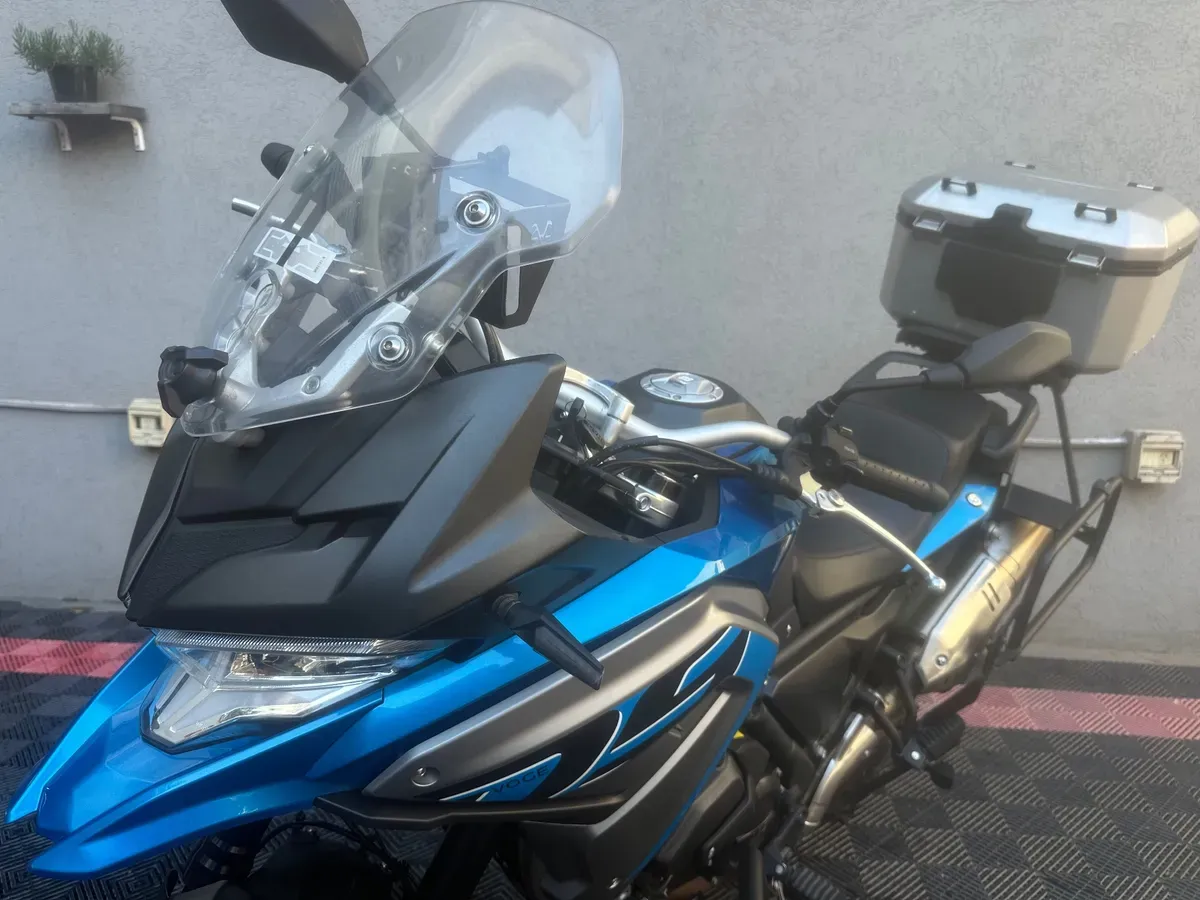 Mira esta publicación de Voge 650 DS 2023 en Motordil