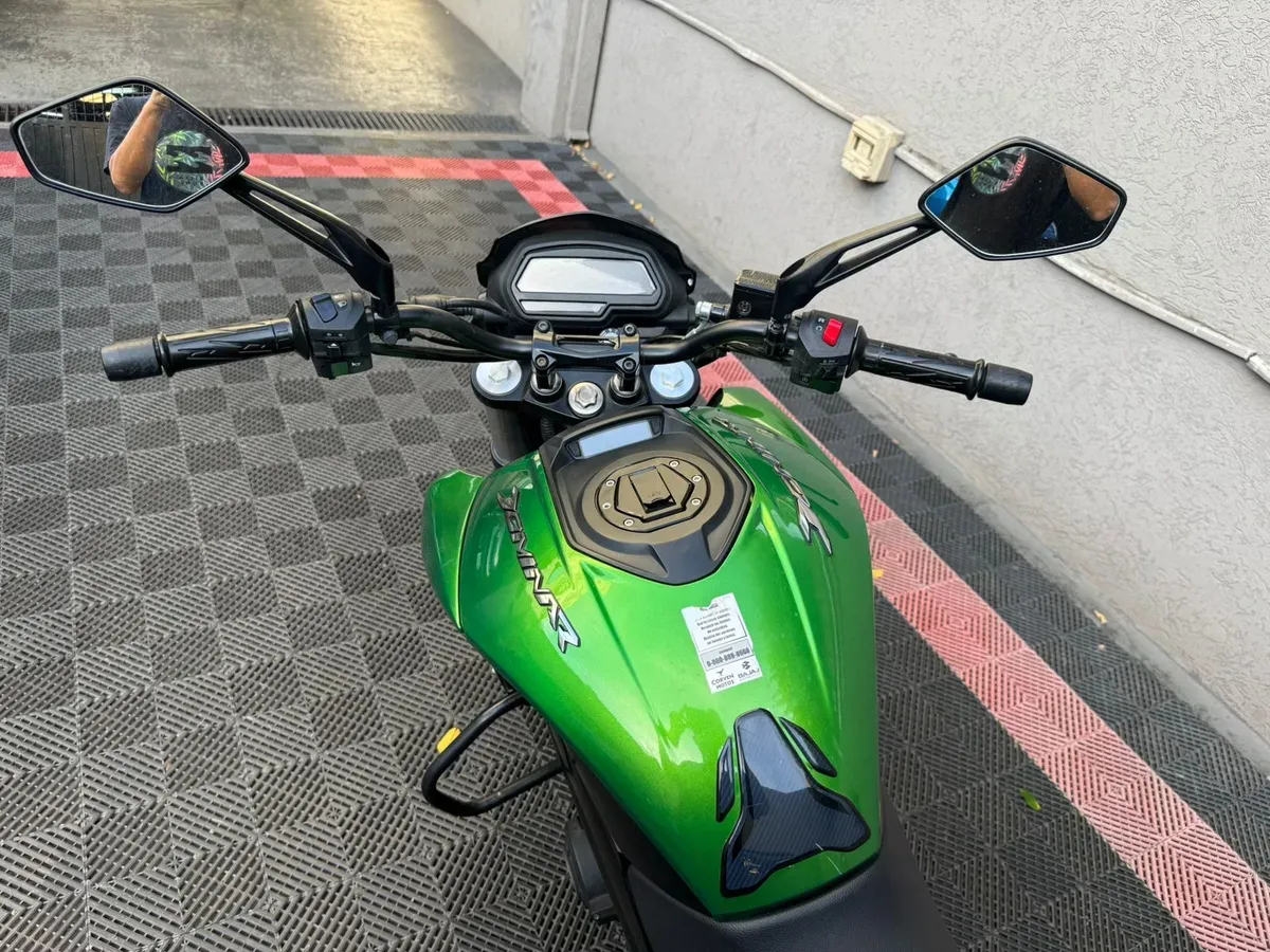 Mira esta publicación de Bajaj Dominar 400 2021 en Motordil