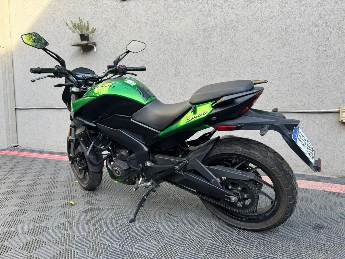 Mira esta publicación de Bajaj Dominar 400 2021 en Motordil