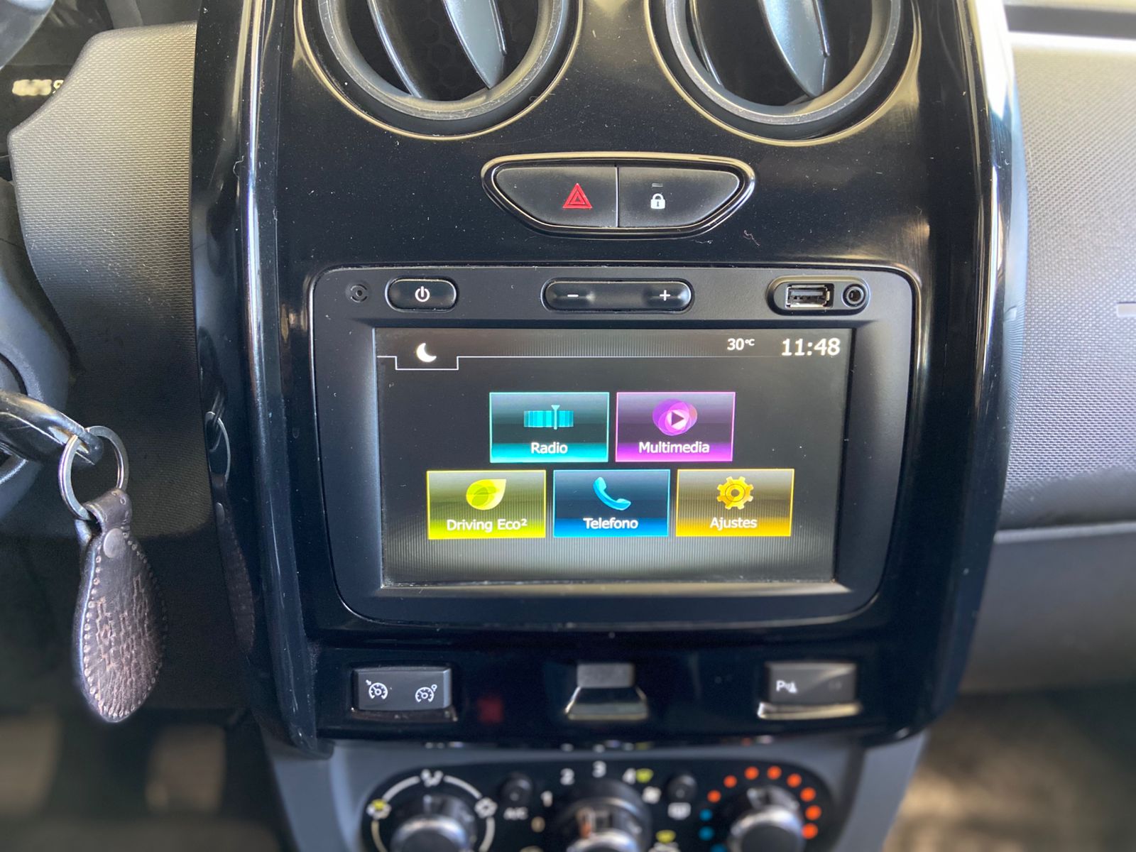 Mira esta publicación de Renault Oroch 2017 en Motordil