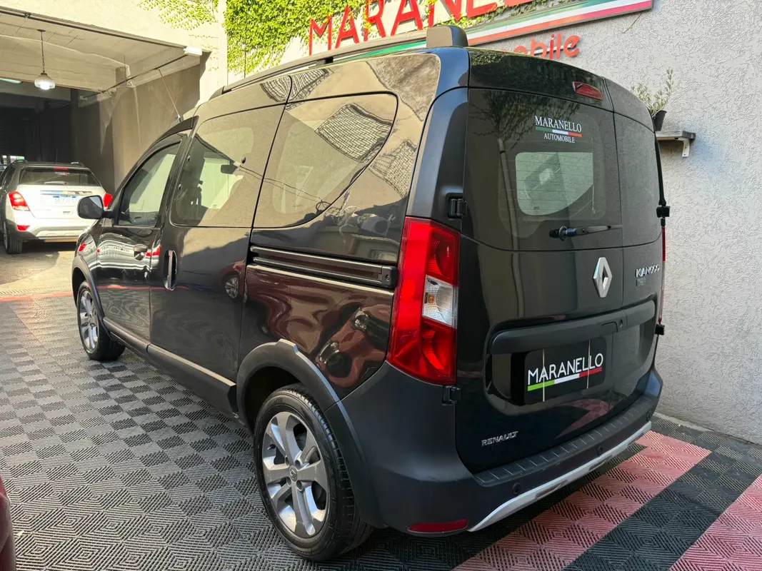 Mira esta publicación de Renault Kangoo 2020 en Motordil
