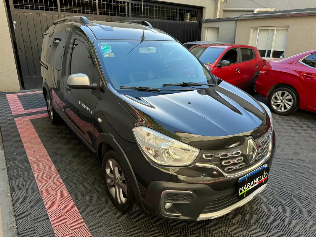 Mira esta publicación de Renault Kangoo 2020 en Motordil