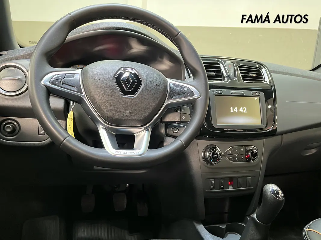 Mira esta publicación de Renault Sandero 2022 en Motordil