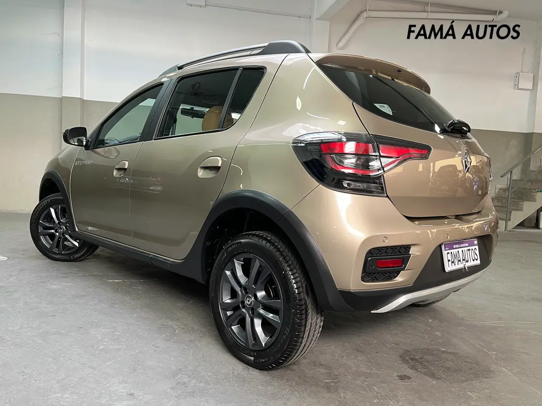 Mira esta publicación de Renault Sandero 2022 en Motordil